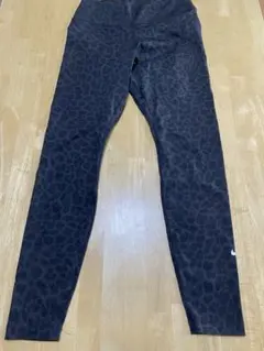 美品！Nike Dri-FIT ヒョウ柄レギンス S