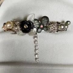 “ハンドメイド　ヘアアクセサリー”　花　蝶　パール　ブラック　ゴールド　シルバー