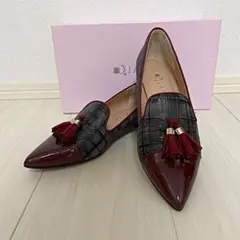 DIANAタッセル付エナメル切替 フラットパンプス