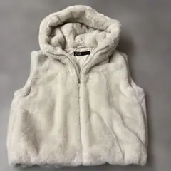 【 ZARA 】 フェイクファーフード付きベスト