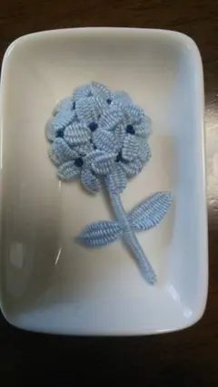 お花のブローチ　おはなブローチ　フラワーブローチ　水色