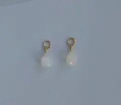 オパール　ピアス　イヤリング　チャーム
