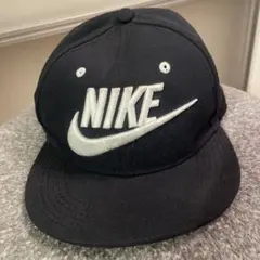 NIKE ブラック スナップバックキャップ　56cm