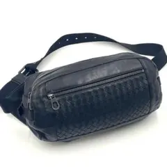 ボッテガ ヴェネタ コレクションモデル イントレチャート クロスボディバッグ 黒