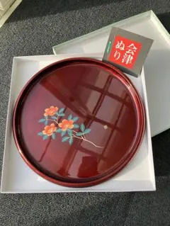 赤い漆器 盆 花のデザイン 箱付き