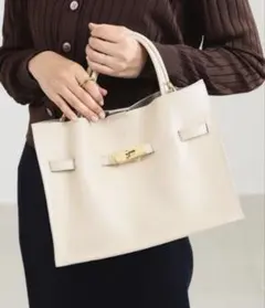 VIOLAd’ORO TRERO シュリンク クロア トートバッグ M 美品のサムネイル