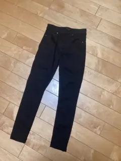 ユニクロ　スキニーパンツ　黒パンツ　24インチ（61cm）