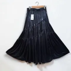 新品タグ付き ローリーズファーム 黒 ティアードスカート 光沢 ラメ風 フリー