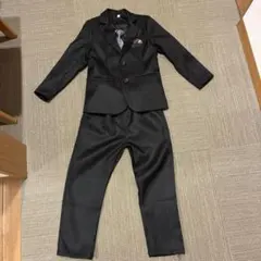 黒のフォーマルスーツ（ジャケット・パンツセット）