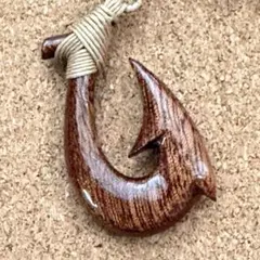 フィッシュフック コアウッド ネックレス 40×25 ハワイ