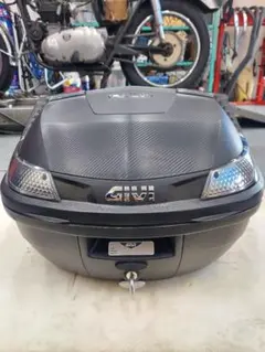 u*o様 GIVI(ジビ) バイク用 リアボックス - メルカリ