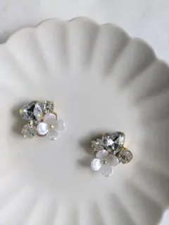 NO.213　ハート　フラワー　ビジュー　ハンドメイド　ピアス/イヤリング
