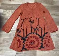 オレンジ 花柄 長袖ニットワンピース M-L美品