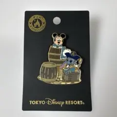 東京ディズニーリゾート 【カリブの海賊】ピンバッジ （ミニー スティッチ）