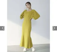 emmi スクエアネックニットワンピース　マーメイドワンピース