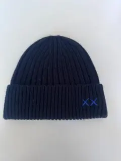 UNIQLO KAWS ビーニー ニット帽のサムネイル