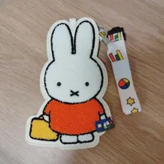 【新品未使用】ふわふわかわいい！大きいミッフィー サガラ刺繍　パスケース