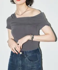 MOCOA'S ワンショルギャザートップス グレー