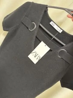 ZARA ブラック Vネック タイトフィット セーター M
