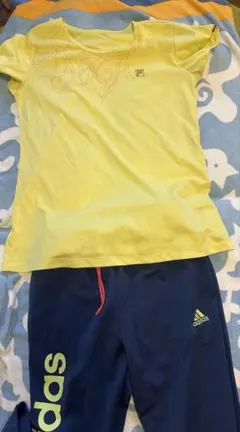FILA イエロートップス adidas ネイビーパンツ セット