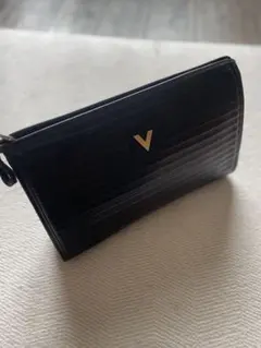 VALENTINO 로고형 눌러 클러치 백 블랙