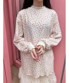 WC カラーリトルフラワートップス