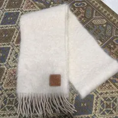 LOEWE マフラー ホワイト【美品/値下げ交渉可⭕️】のサムネイル