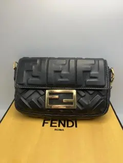 ②FENDI ブラック ミニショルダーバッグのサムネイル
