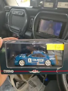 EBBRO Calsonic Nissan 1/43モデルカーのサムネイル