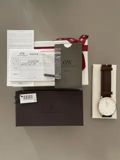 Daniel Wellington 腕時計 レザーベルトのサムネイル