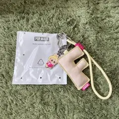 POPMART ラブブ F型イニシャル キーホルダー
