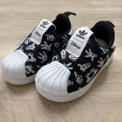 adidas Disney スニーカー