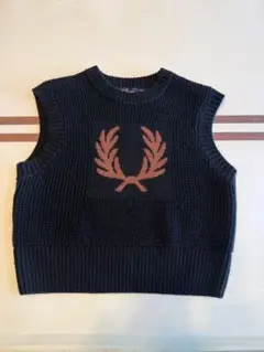 2026年最新】fred perry ベストの人気アイテム - メルカリ