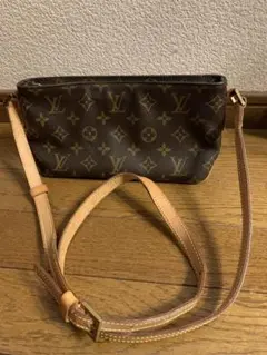 LOUIS VUITTON モノグラム トロターショルダーバッグ　斜め掛けのサムネイル
