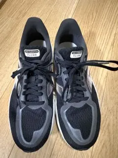 美品　New Balance FLASH ランニングシューズ 23.5cmのサムネイル