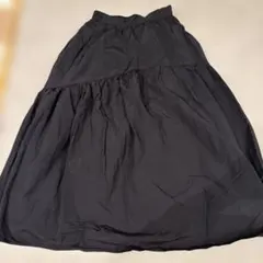 ティアード黒ロングスカート
