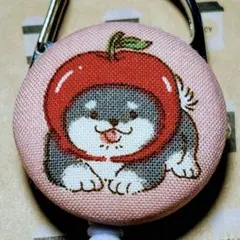 リールキーホルダーW30★ハンドメイド　フルーツ♡黒柴ちゃん