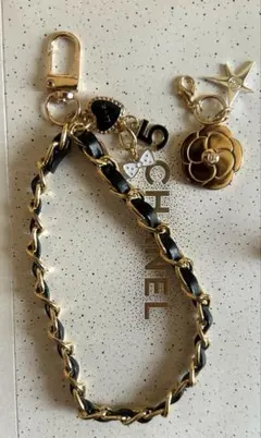 CHANEL　2025年ホリデーチャーム　　キーホルダー