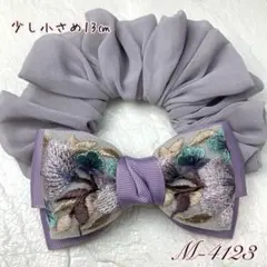 ハンドメイドシュシュM-4123♡ラベンダーグレージョーゼット♡インド刺繍リボン