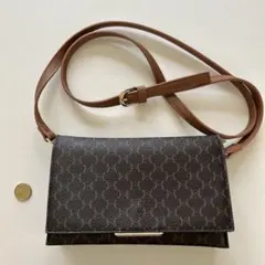 ブラウンショルダーバッグ