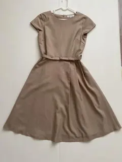 NATURAL BEAUTY BASIC 半袖ひざ丈ワンピース S ベージュ