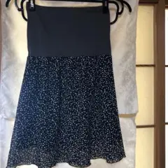 グレーと黒のドット柄フレアスカート ミニ丈