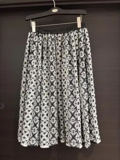 UNITED ARROWS フレアスカート モノトーン柄のサムネイル