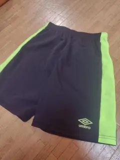 umbro ハーフパンツ 黒/蛍光グリーン サイズ140