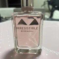 GIVENCHY IRRESISTIBLE VERY FLORAL 50mlのサムネイル