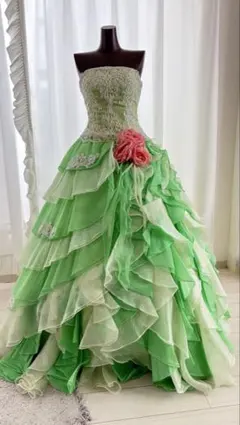 ウエディング カラー ドレス 発表会