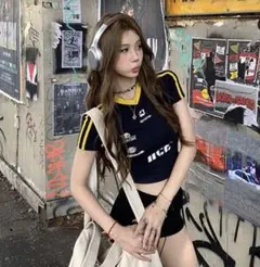 Tシャツy2kクロップド丈