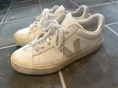 VEJA ホワイトレザー スニーカー