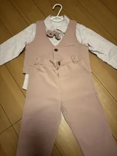 フォーマルスーツ ピンク ベスト 蝶ネクタイ付き