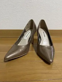 LAGUNAMOON ゴールド ポインテッドトゥ パンプスのサムネイル